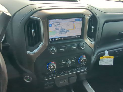 Used 2023 Chevrolet Silverado 2500 High Country AWD/4WD image 19