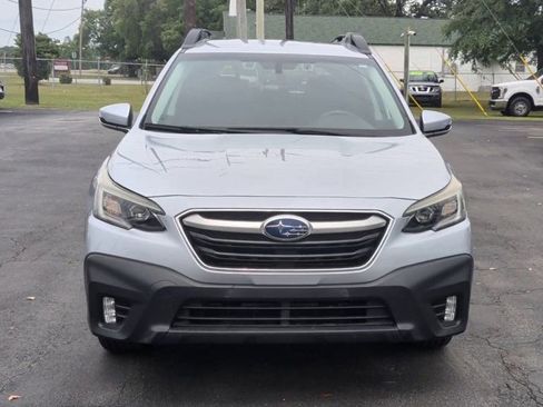 Used 2022 Subaru Outback Premium AWD/4WD image 3