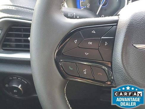 Used 2023 Chrysler Pacifica Limited w/ S Appearance Package image 37