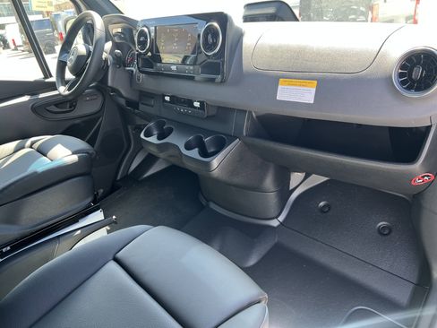 New 2025 Mercedes-Benz Sprinter 2500 image 26