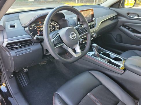 Used 2025 Nissan Altima 2.5 SR image 15