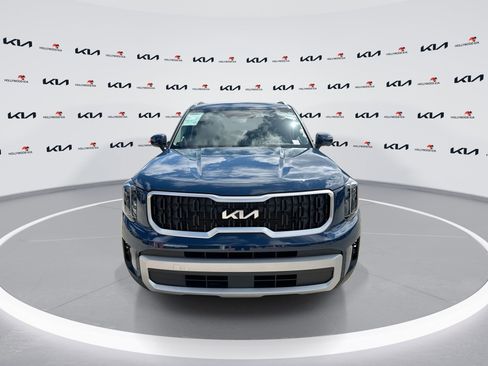 Certified 2024 Kia Telluride EX FWD image 3