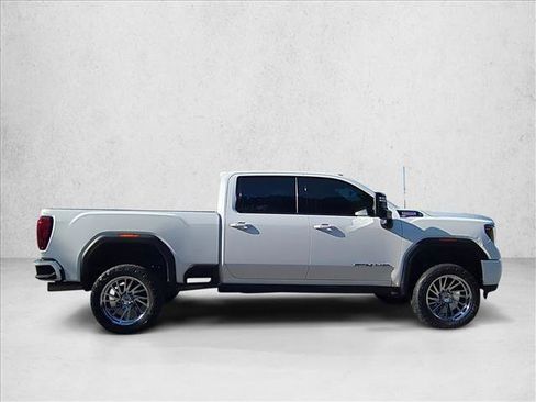 Used 2021 GMC Sierra 2500 AT4 w/ AT4 Premium Plus Package AWD/4WD image 4