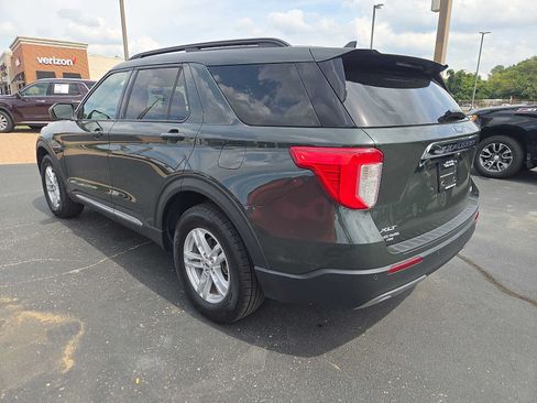 Used 2022 Ford Explorer XLT w/ Equipment Group 202A AWD/4WD image 5