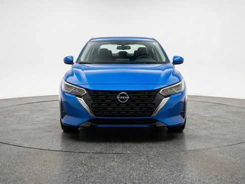 Used 2025 Nissan Sentra SV FWD image 2