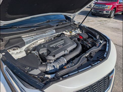 Used 2023 Cadillac XT4 Premium Luxury w/ Technology Package FWD image 24