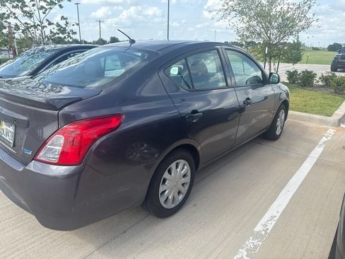 Used 2015 Nissan Versa S Plus FWD image 3