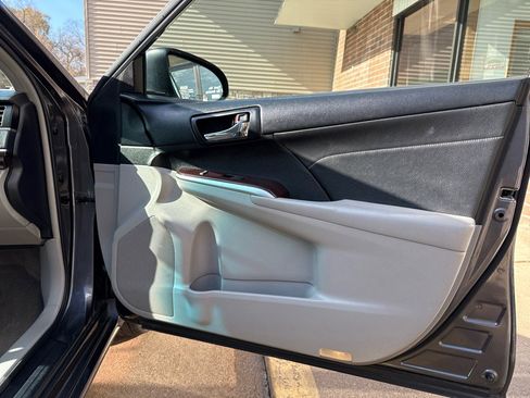Used 2014 Toyota Camry XLE image 25