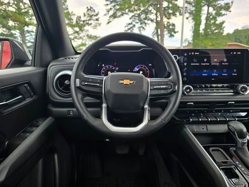 Used 2026 Chevrolet Colorado LT RWD image 13