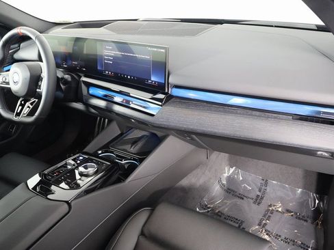 Used 2025 BMW i5 M60 AWD/4WD image 9