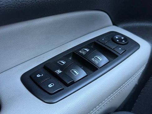 Used 2018 Jeep Grand Cherokee Limited AWD/4WD image 26