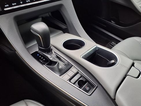 Used 2019 Toyota Avalon XLE image 21