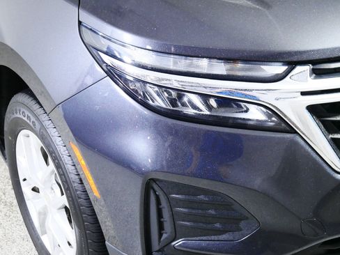 Used 2022 Chevrolet Equinox LS AWD/4WD image 16