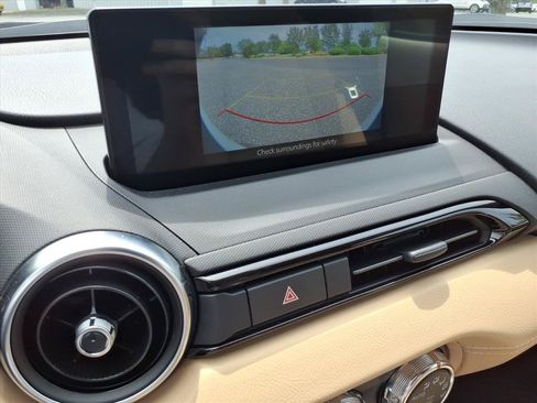 Used 2025 MAZDA MX-5 Miata Grand Touring RWD image 32