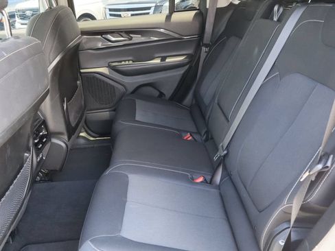 Used 2023 Jeep Grand Cherokee Laredo w/ Luxury Tech Group I RWD image 25