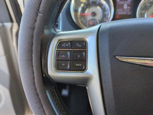 Used 2013 Chrysler Town & Country Touring image 13
