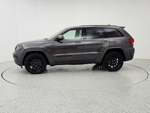 Used 2021 Jeep Grand Cherokee Laredo X AWD/4WD image 8