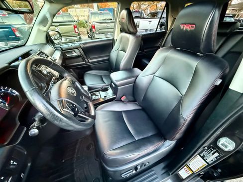 Used 2018 Toyota 4Runner TRD Off-Road Premium image 8