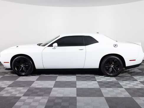 Used 2018 Dodge Challenger SXT RWD image 3