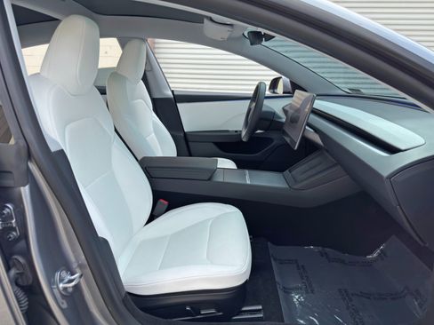 Used 2025 Tesla Model 3 RWD image 16