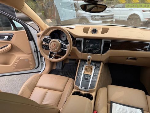 Used 2015 Porsche Macan S AWD/4WD image 48