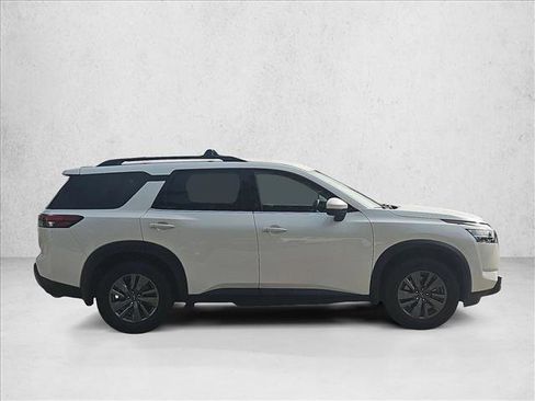 Used 2022 Nissan Pathfinder SV w/ Cargo Package image 4