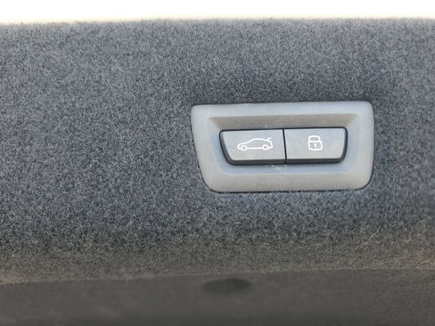 Used 2026 BMW 740i RWD image 16