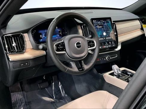 New 2026 Volvo XC90 T8 Plus w/ Protection Package Premier AWD/4WD image 8