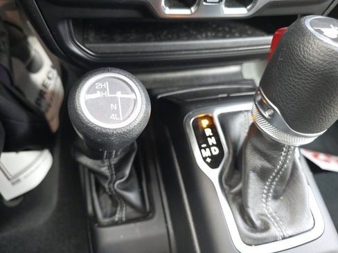 Used 2024 Jeep Wrangler Sport S image 19