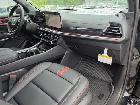 New 2026 Chevrolet Traverse RS w/ LPO, Floor Liner Package FWD image 14