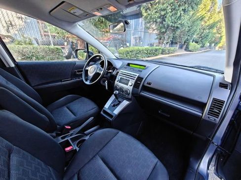 Used 2008 MAZDA MAZDA5 Sport image 18