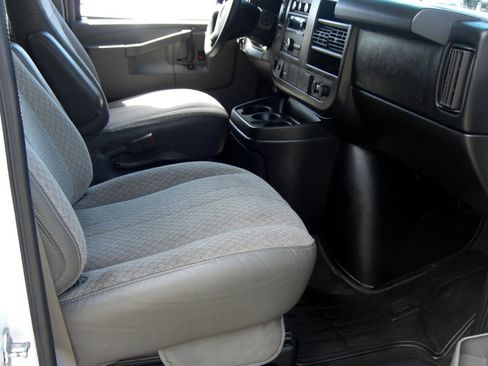 Used 2016 Chevrolet Express 3500 LT w/ LT Preferred Equipment Group image 21