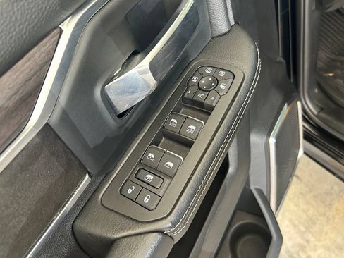 Used 2025 RAM 2500 Laramie w/ Night Edition AWD/4WD image 41