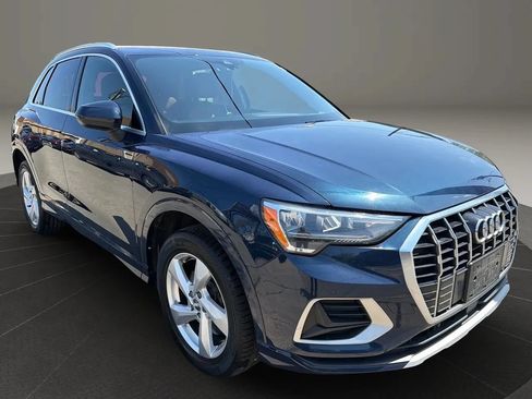 Used 2020 Audi Q3 2.0T Premium w/ Convenience Package AWD/4WD image 3