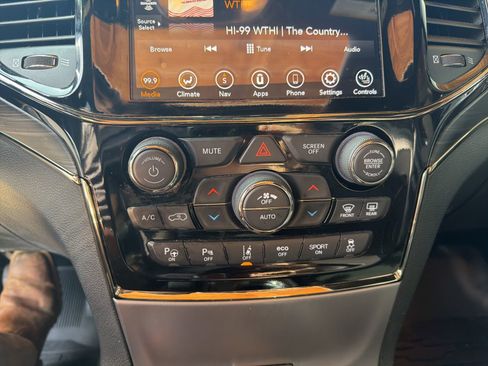 Used 2020 Jeep Grand Cherokee Limited X image 16