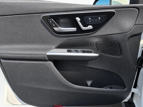 New 2027 Mercedes-Benz GLC 300 4MATIC image 32