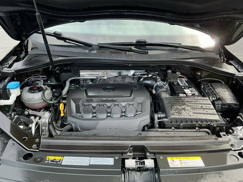 Used 2022 Volkswagen Tiguan SE image 16