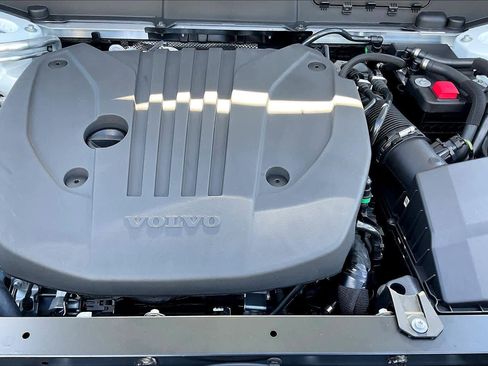 New 2026 Volvo XC60 B5 Plus w/ Protection Package Premier image 13