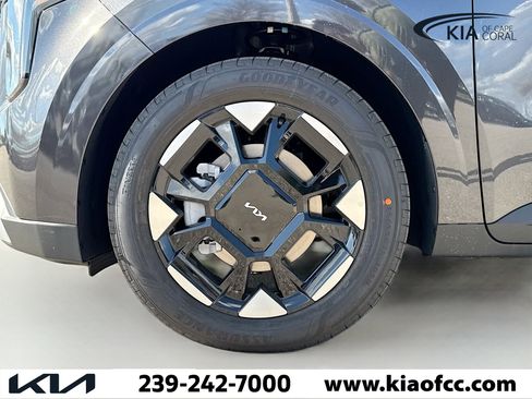 New 2026 Kia Carnival EX image 41