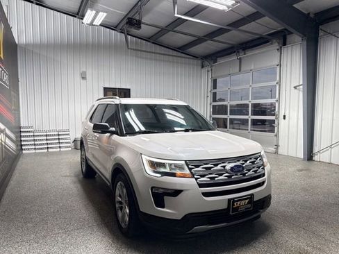 Used 2019 Ford Explorer XLT w/ Equipment Group 201A FWD image 31