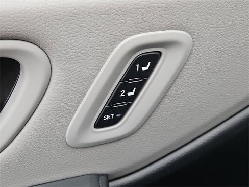 New 2025 Honda Pilot EX-L image 11