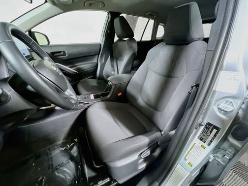Certified 2025 Toyota Corolla Cross LE FWD image 18
