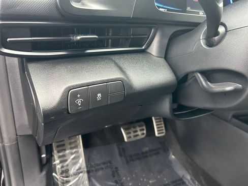 Certified 2025 Hyundai Elantra Sport w/ Cargo Package image 21