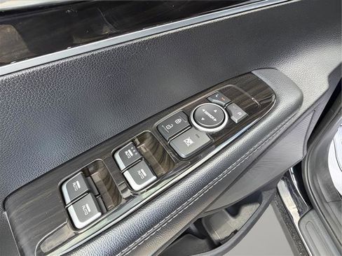 Used 2020 Kia Sorento FWD V6 image 19
