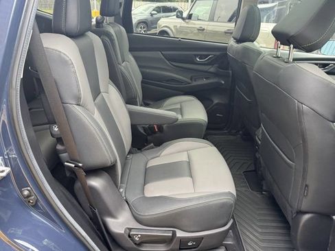 Used 2023 Subaru Ascent Onyx Edition Limited AWD/4WD image 34