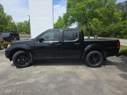Used 2020 Nissan Frontier SV w/ Midnight Edition Floor Mats RWD image 9