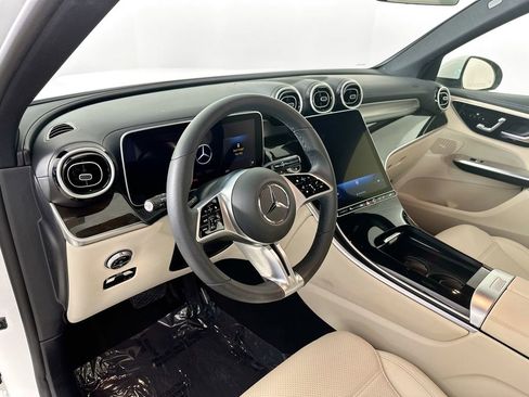 Certified 2023 Mercedes-Benz GLC 300 image 9