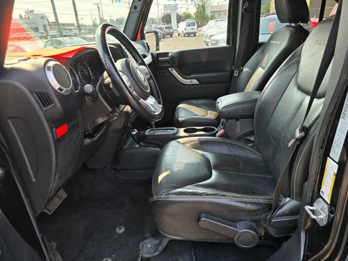 Used 2016 Jeep Wrangler Unlimited Rubicon AWD/4WD image 17