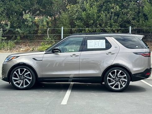 Certified 2025 Land Rover Discovery Dynamic SE AWD/4WD image 2