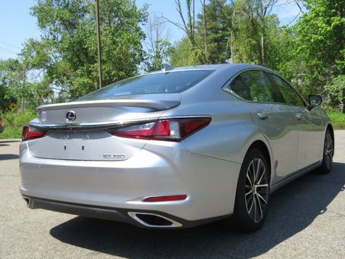 Used 2024 Lexus ES 350 w/ Premium Package FWD image 5